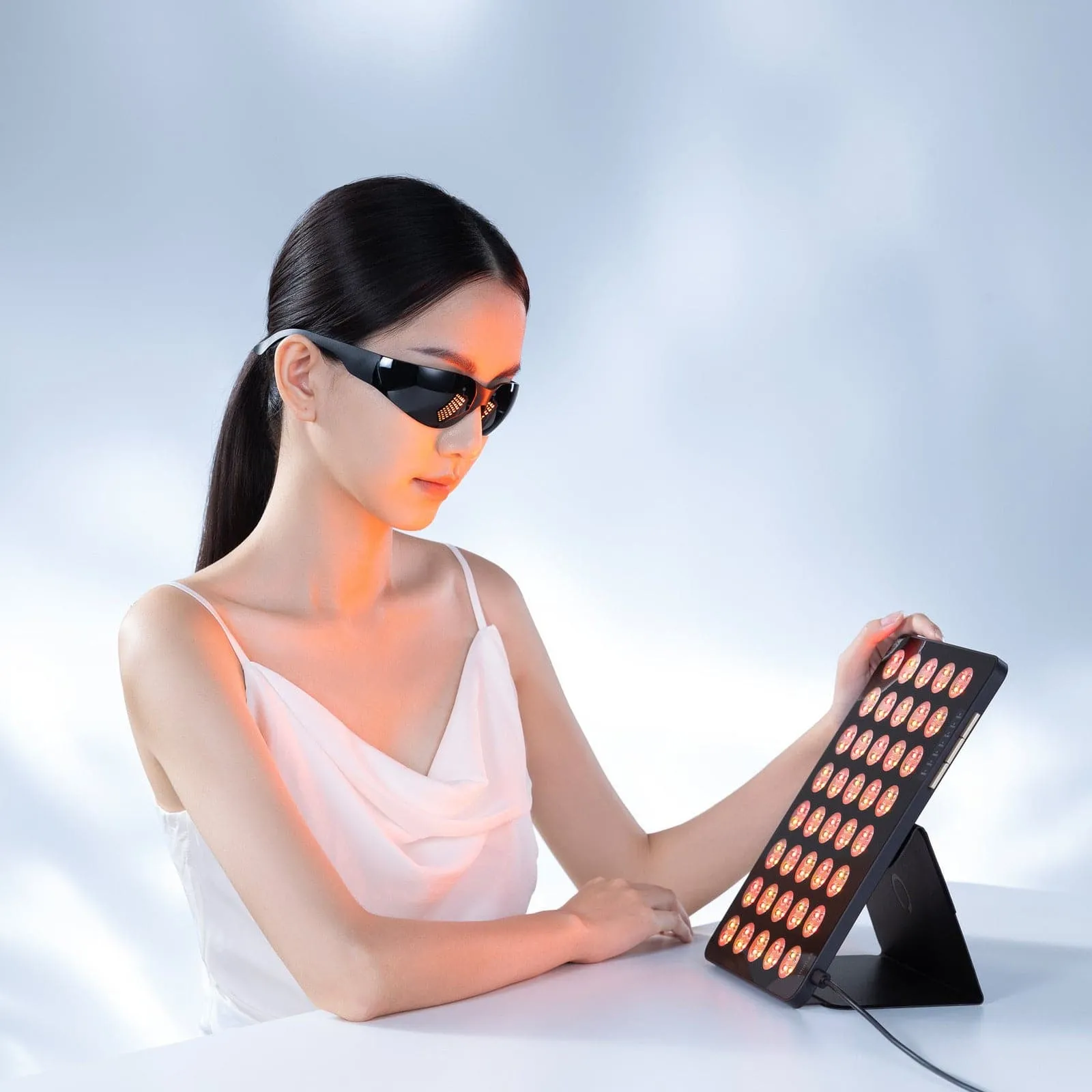 AMIRO LumoMax High-Energy Light Therapy Device